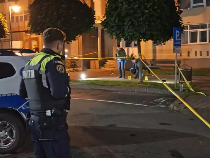 Ce s-a aflat acum despre tânărul de 22 de ani care și-a omorât tatăl, pe stradă, de 1 iunie, la Piatra Neamț