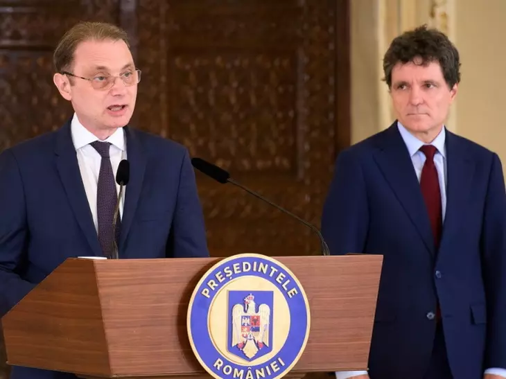 Ce s-a aflat acum despre familia lui Luca Niculescu, noul premier al României. Detalii neștiute din trecutul familiei sale au ieșit la iveală