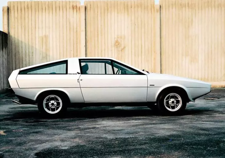 z1974-hyundai-pony-coupe_03