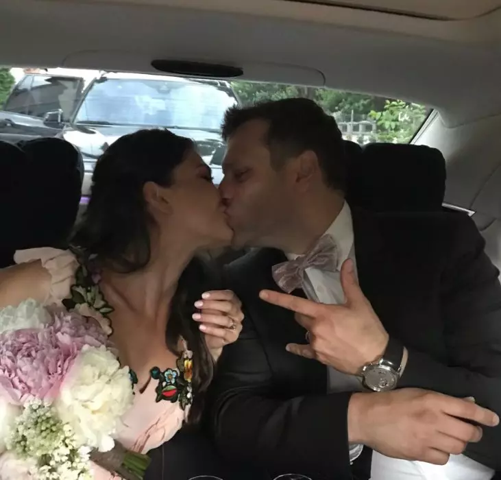 Alina Puscas s-a cununat si si-a botezat fetita4
