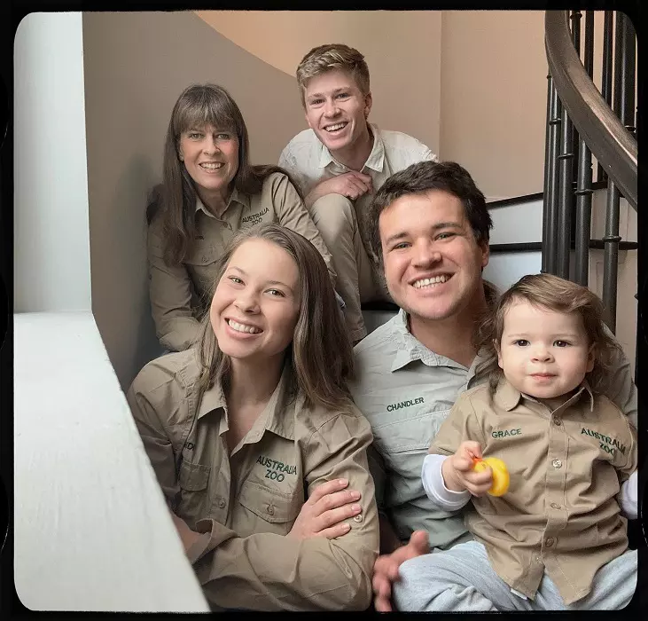 Fiica regretatului Steve Irwin are dureri atroce de 10 ani. " Doctorul mi-a spus că e ceva cu care trebuie să trăiești dacă ești femeie"
