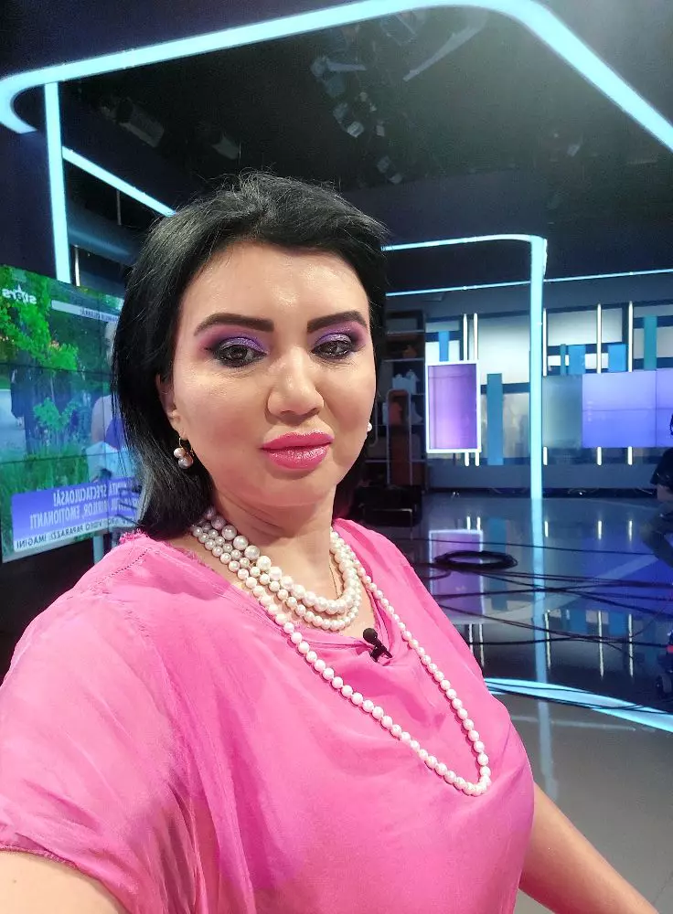 adriana-bahmuteanu-8