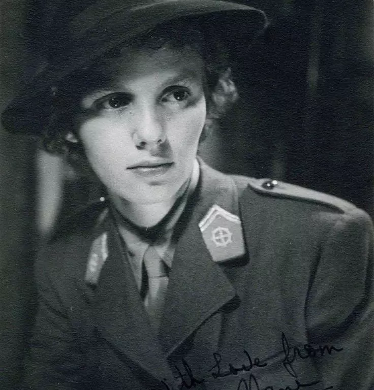 Regina Ana a decedat în anul 2016, la vârsta de 93 de ani.