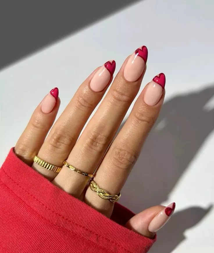 Manichiuri romantice pentru Valentine's Day 2026 (8)