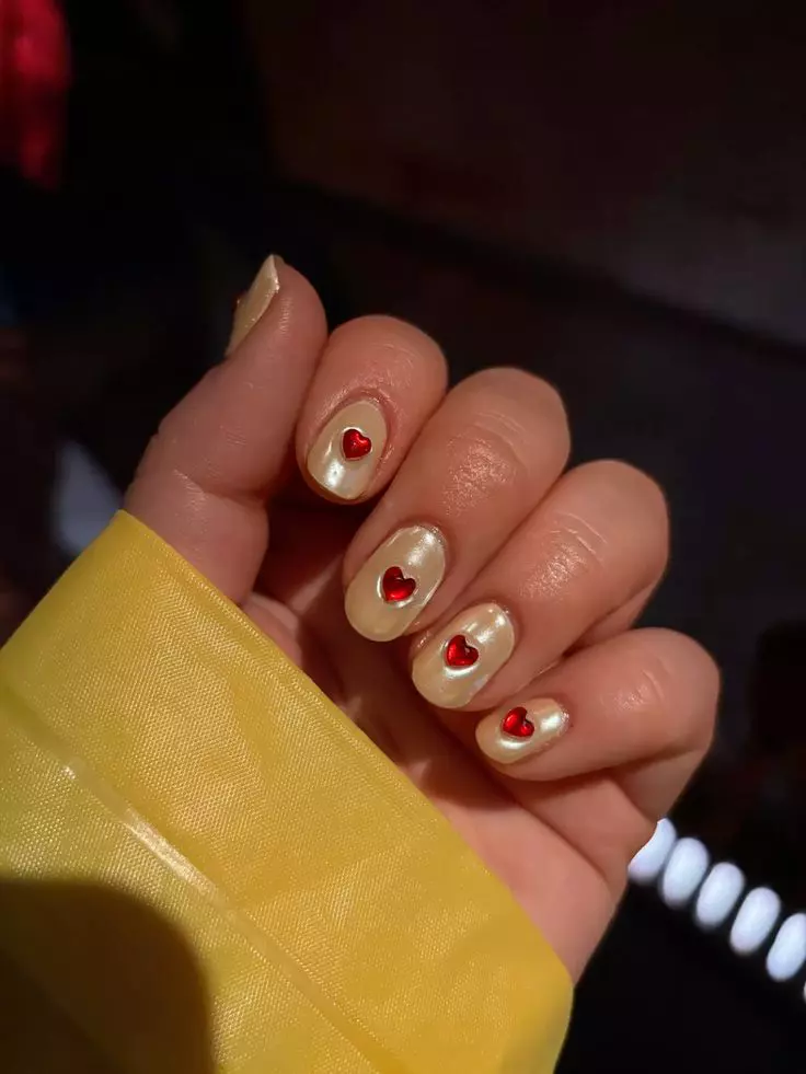 Manichiuri romantice pentru Valentine's Day 2026 (16)