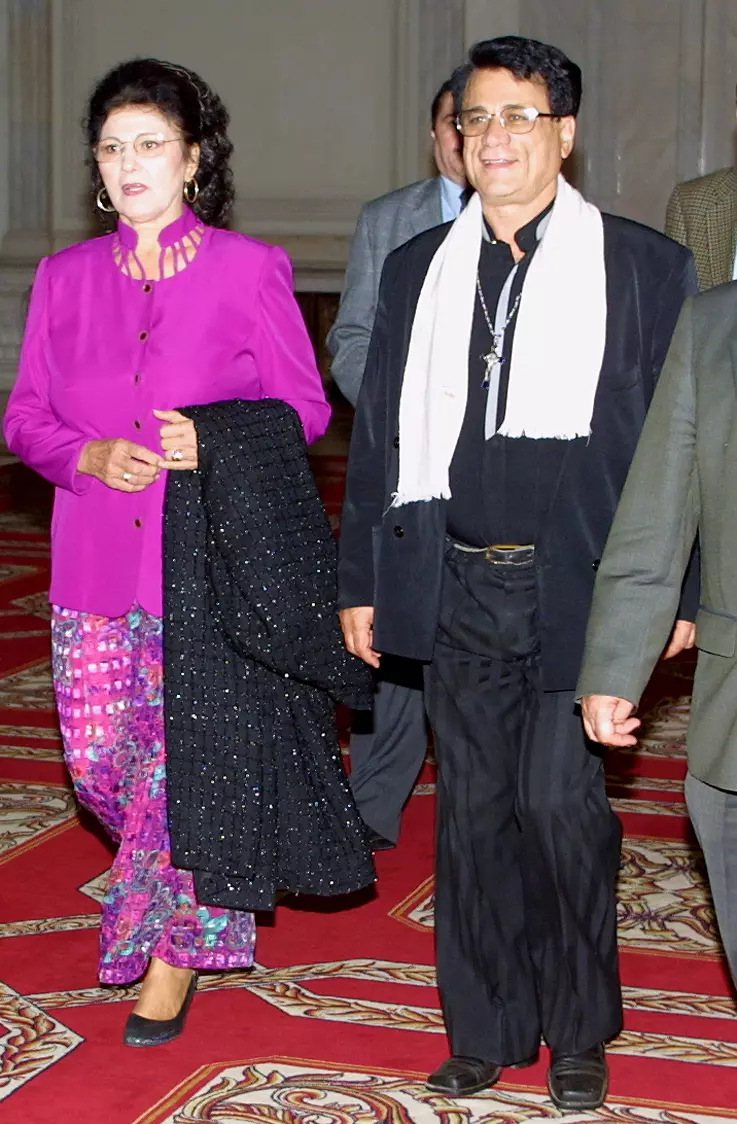 IRINA LOGHIN SI ION DOLANESCU