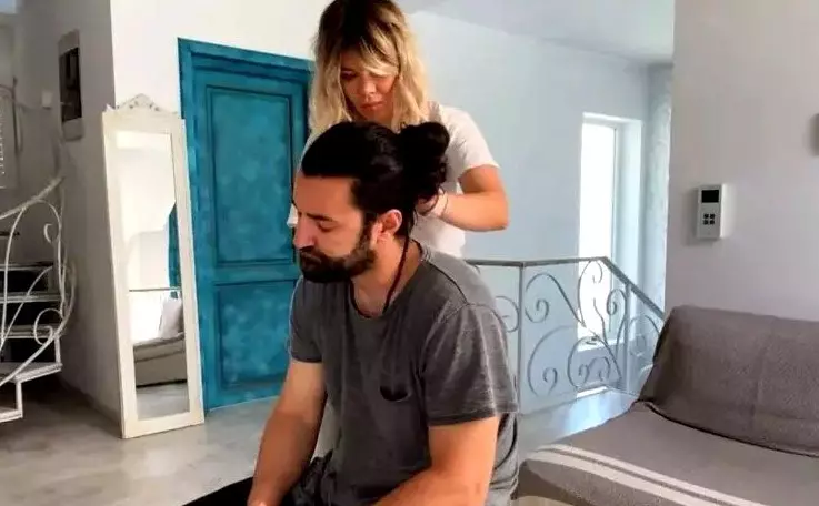 casa-gina-smiley