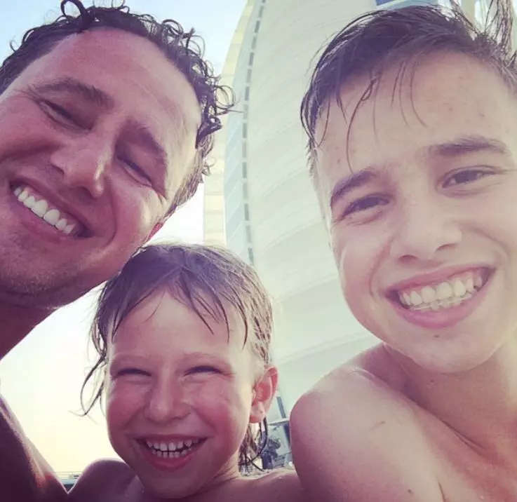 cine-e-laurentiu-reghecampf-2