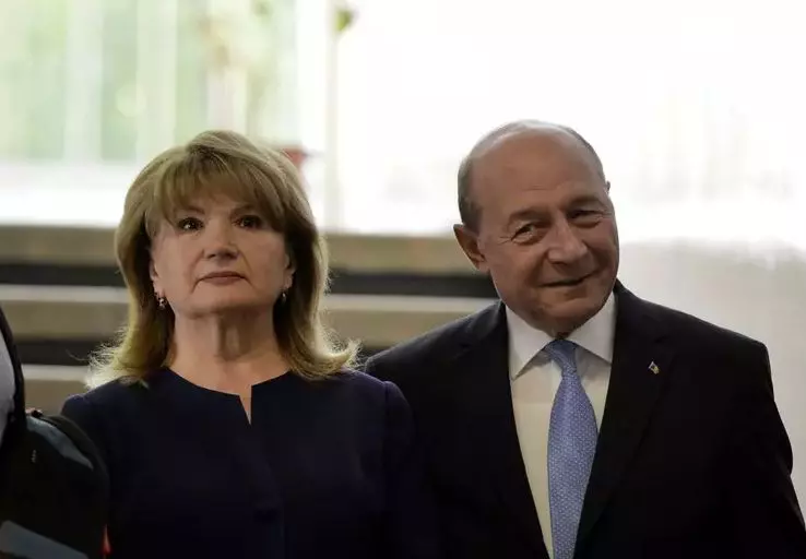 traian-basescu-8