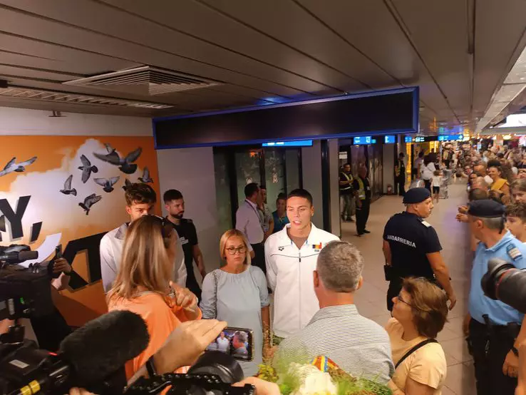 dc745522-3023-4a85-95f7-19533085e6c2