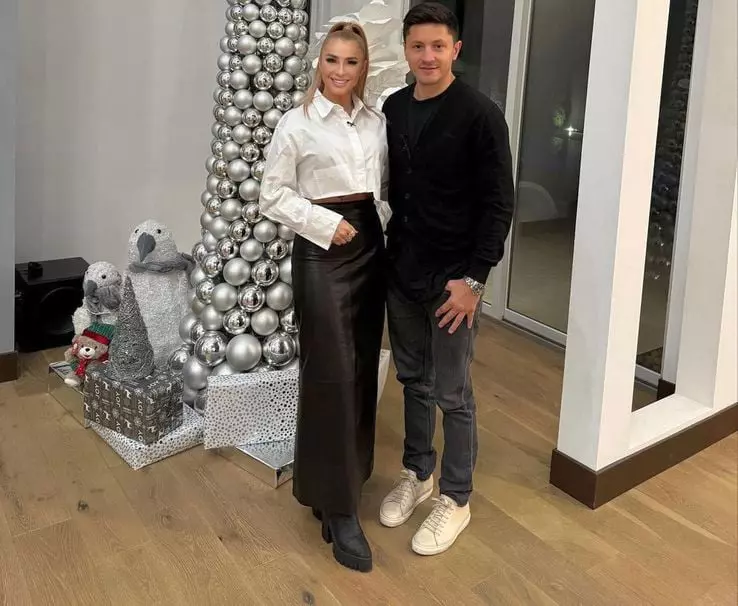 61c8273a-4098-4694-966a-d7a70d458a83