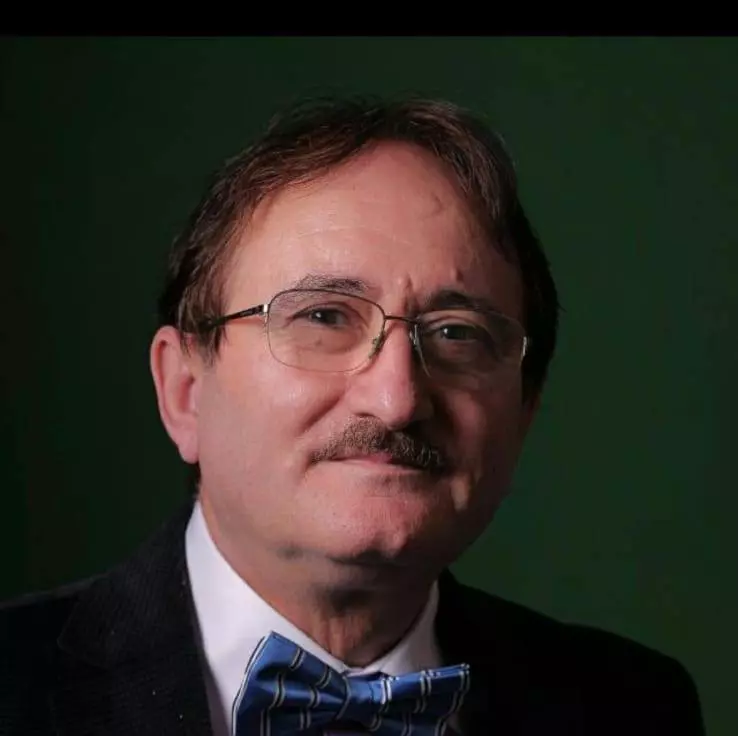 cine-este-cornel-palade-1