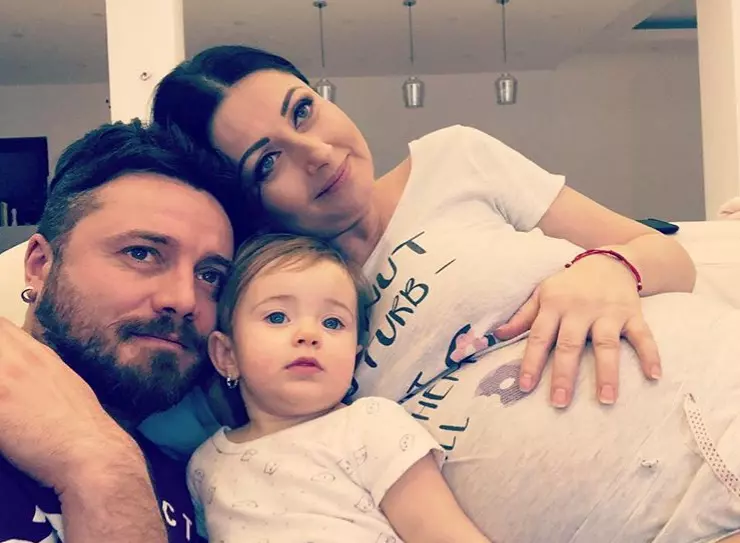 Gabriela Cristea, Tavi Clonda si fetita lor Victoria