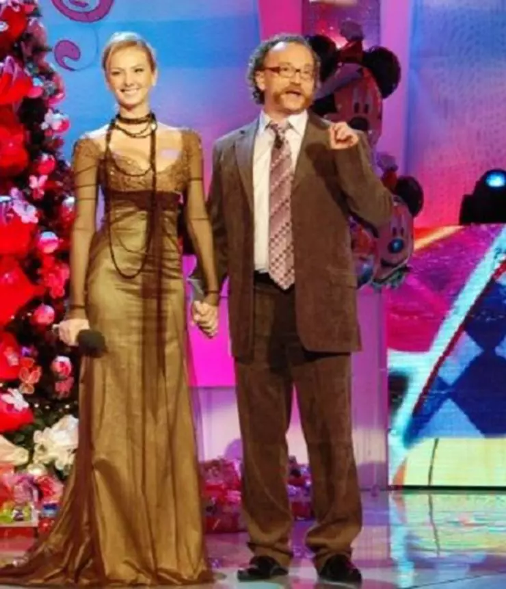 72047062_2957128144364275_6407816263300546560_o-1-740x861