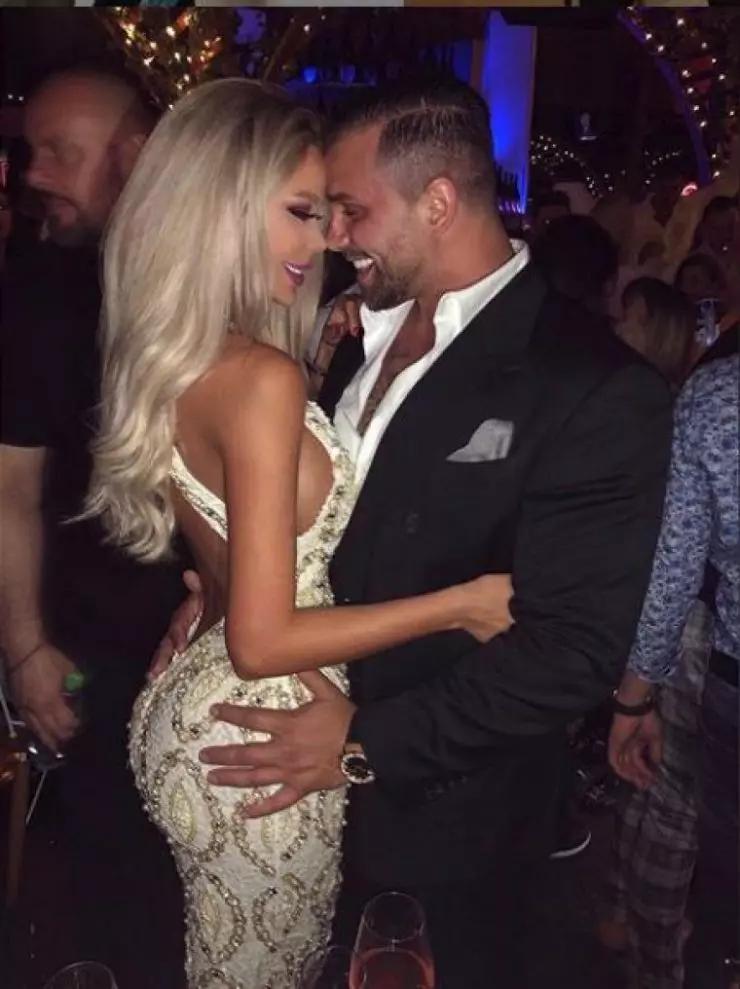 Bianca Drăguşanu şi Alex Bodi au divorţat după trei luni