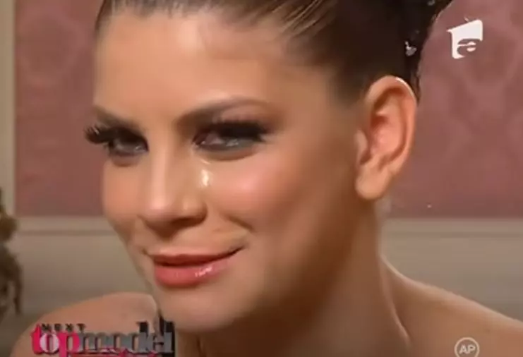 laura-giurcanu-next-top-model-11