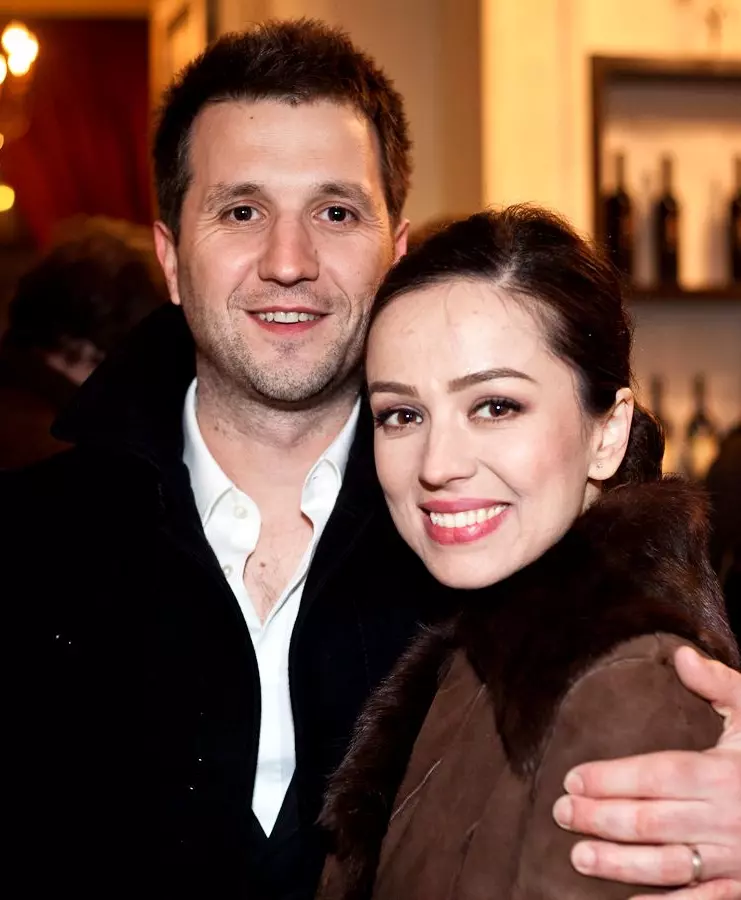 Andi Moisescu Olivia Steer