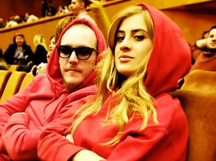 Alice Badea-Whatsup (6)