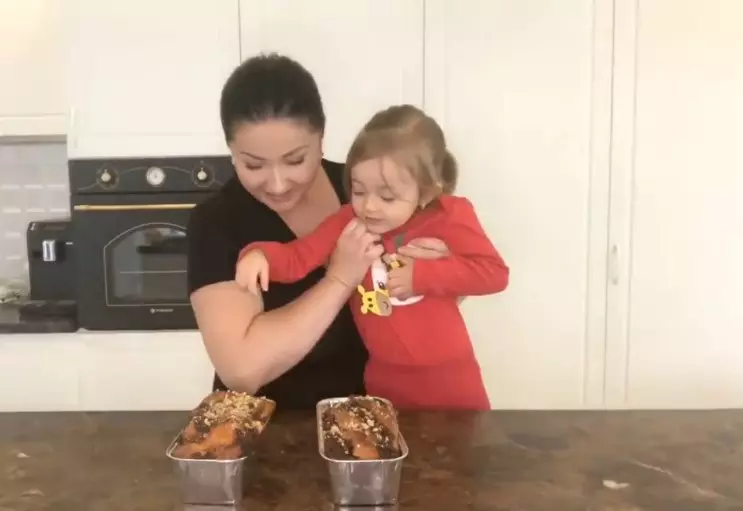 Gabriela-Cristea-cozonac-dospit-la-rece5