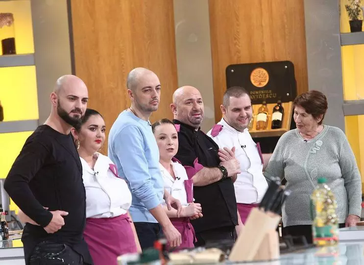 Narcisa-Birjaru-a-castigat-chefi-la-cutite-3