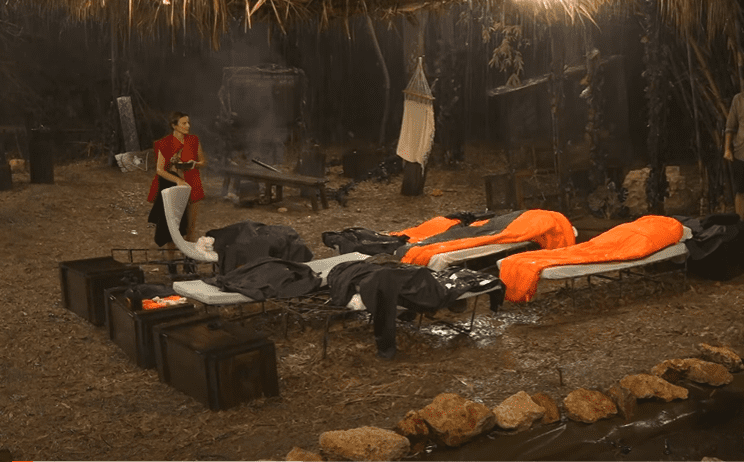 sunt celebru scoate ma de aici