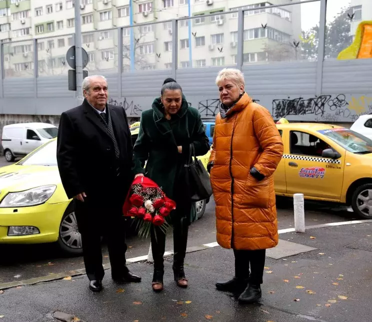 Cornelia Catanga la inmormantarea lui Mihai Constantinescu