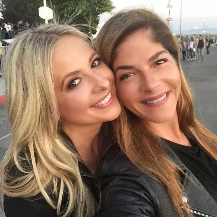 Cum arată azi Sarah Michelle Gellar și Selma Blair, la 23 de ani de la premiera filmului „Tentaţia seducţiei”