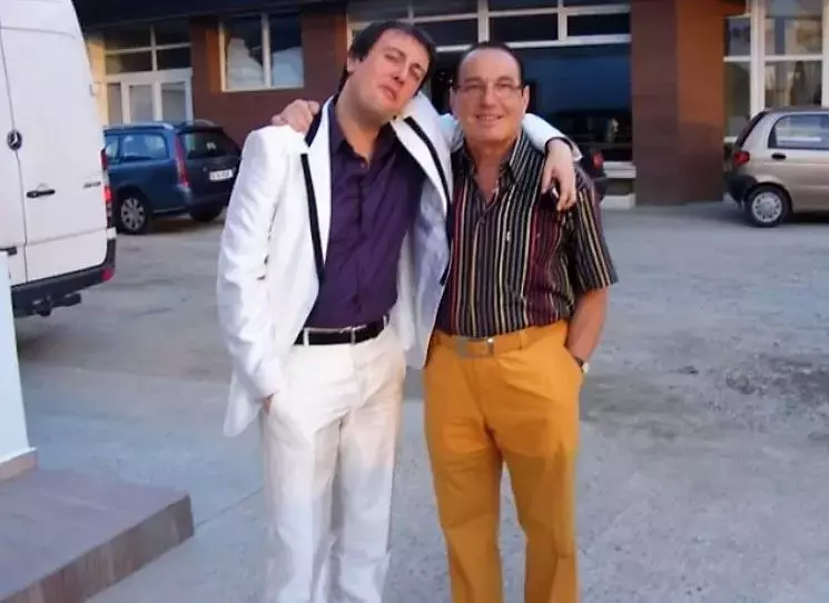 calin-geambasu-a-terminat-razboiul-cu-tatal-lui-za-facut-doi-copii-fericiti_2