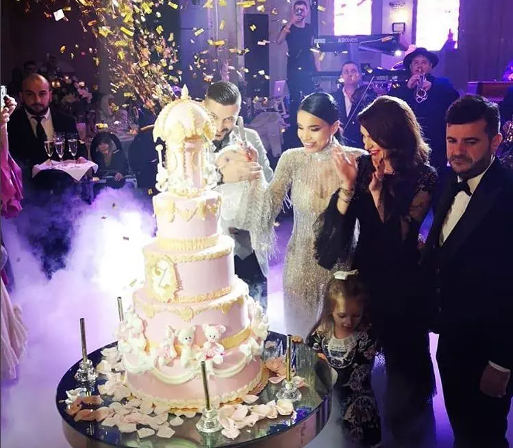 Imagini de la botezul fetitei Adelinei Pestritu, Zenaida Maria