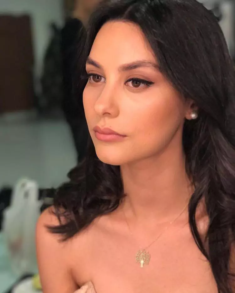 Hazal Filiz Küçükköse (Zeynep din „Dragoste infinită”) are un nou proiect tv (1)