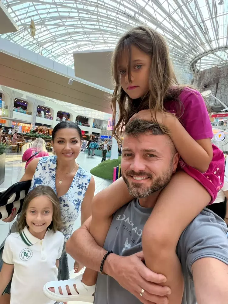 Gabi Cristea si fetitele