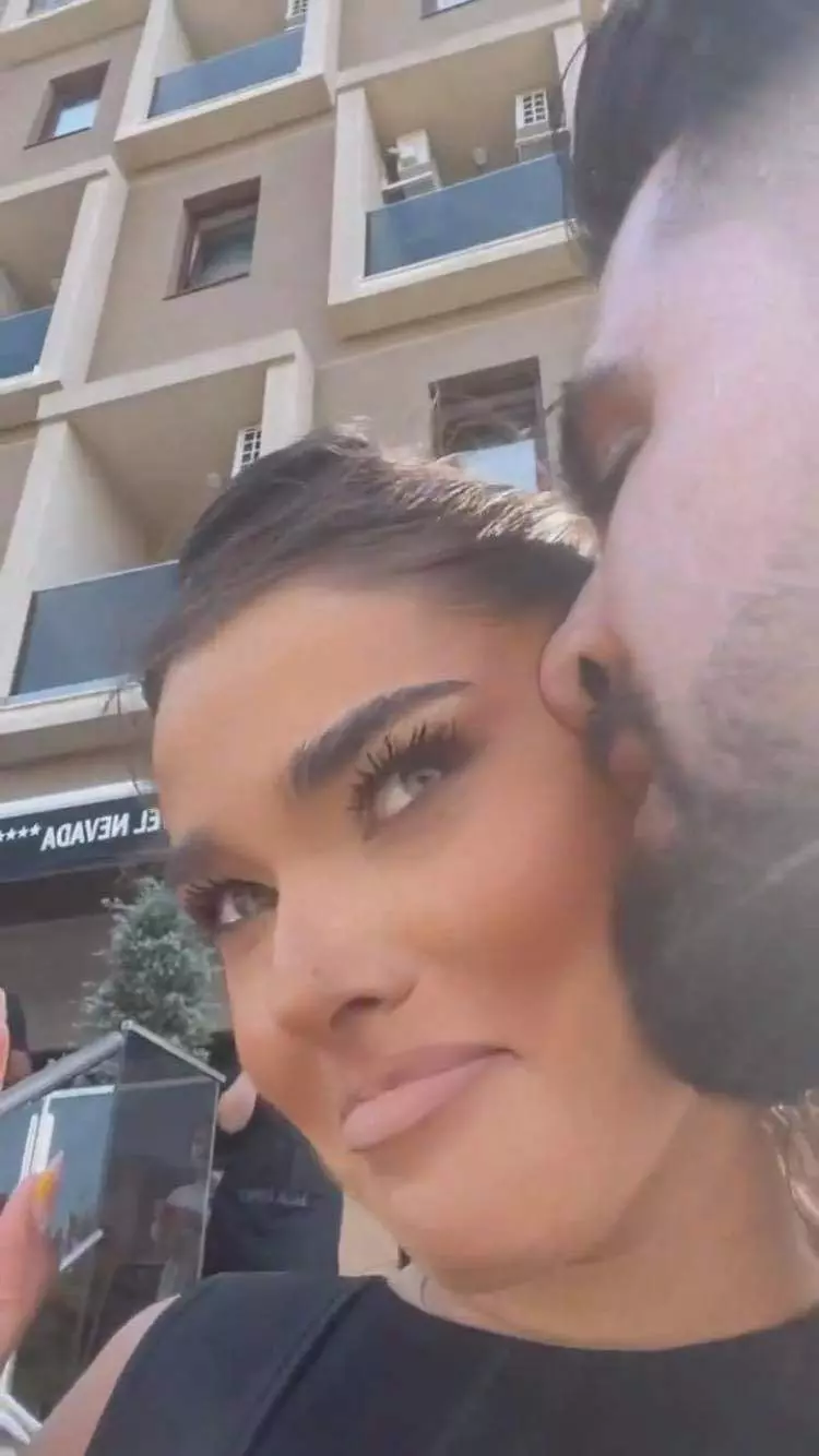 alex-leonte-surpriza-theo-rose-3