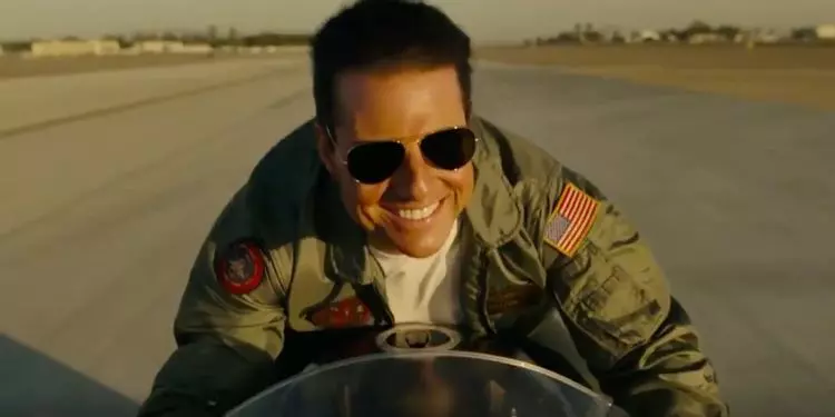 top-gun-maverick-tom-cruise-2