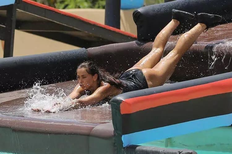 scandal-culita-sterp-raluca-dumitru-survivor-7