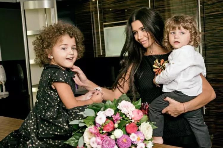 c_fbbf63e5a750aabdce6ada8b5b086f2f