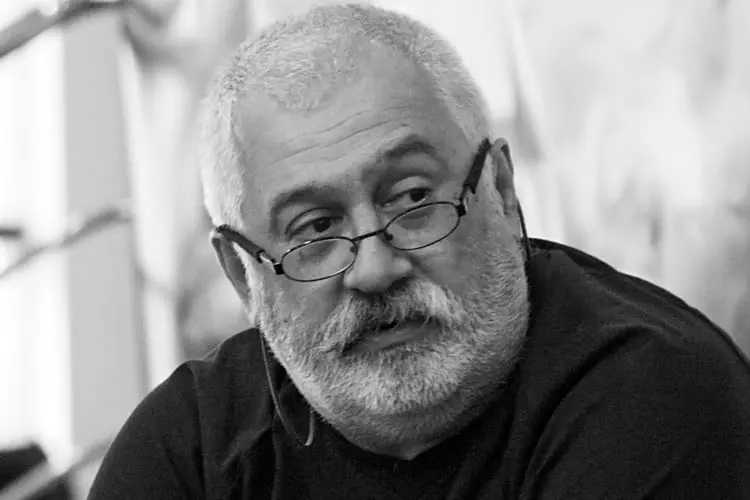 158436697160f19d75c588f5.96328169