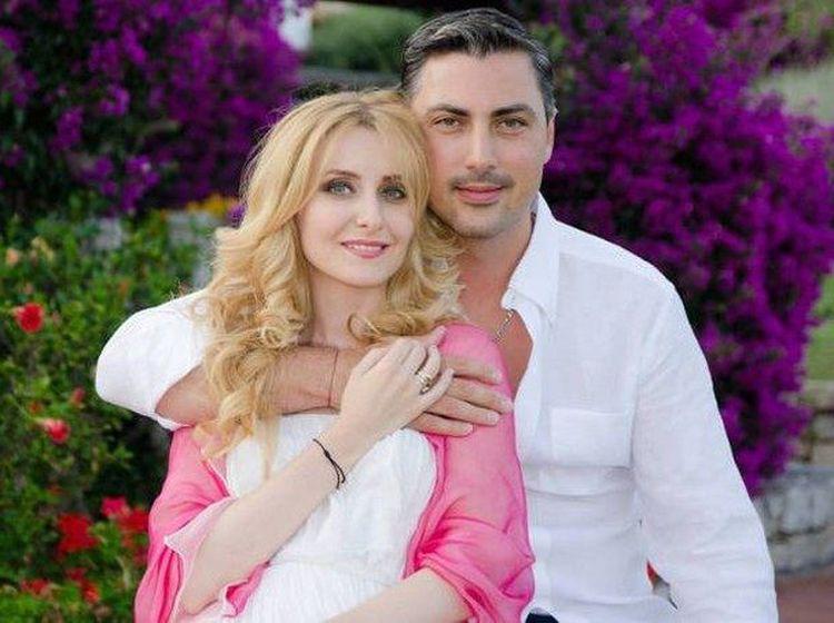 Alina Sorescu, Alexandru Ciucu și fetița lor - Viva.ro