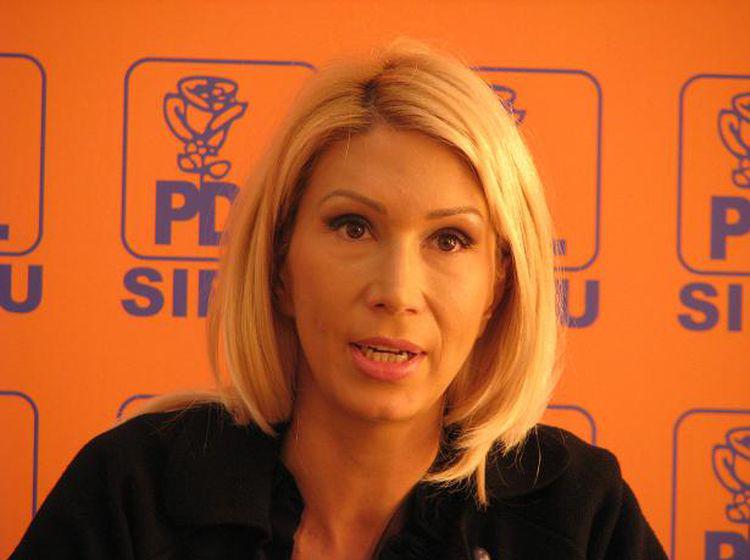 Raluca Turcan - Viva.ro