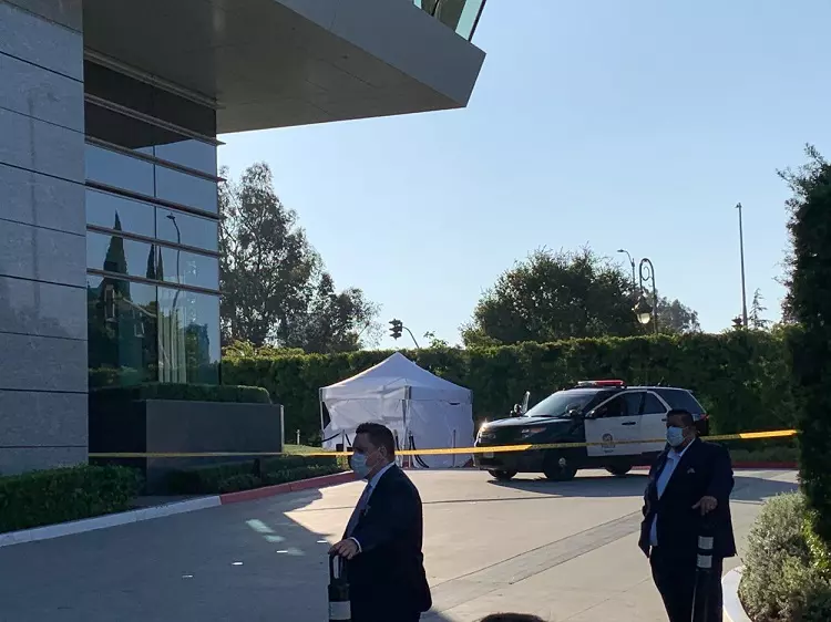 Scene outside Steve Bing's residence moments after apparent suicide