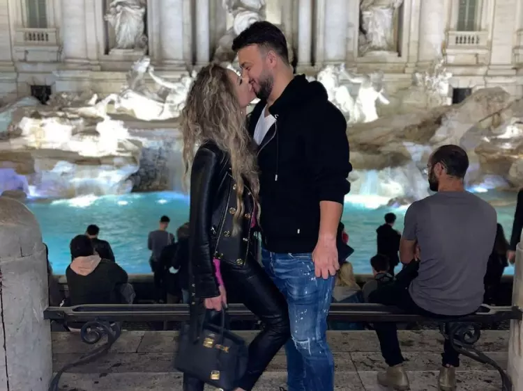 bianca si gabi badalau cuplu