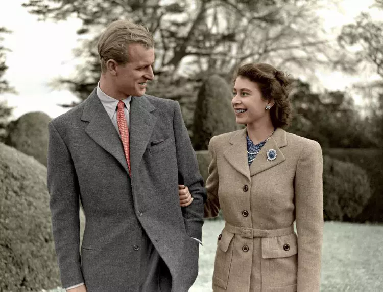 Regina Elisabeta a II-a și prințul Philip, în 1947