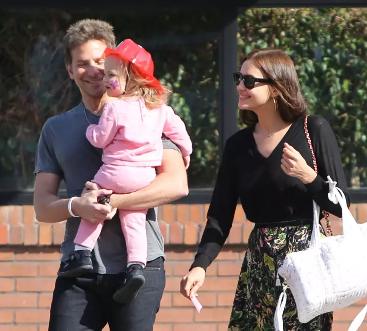 bradley cooper si irina shayk cu fetita lor