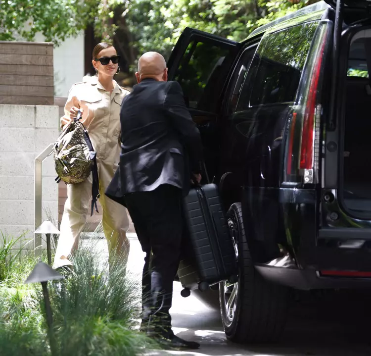 Irina Shayk pleaca din casa lui Bradley Cooper