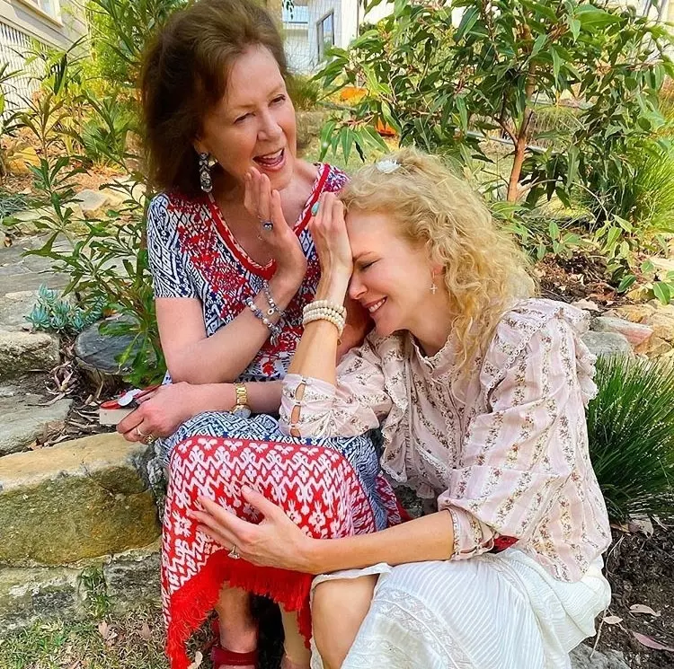Nicole Kidman deplânge pierderea mamei ei