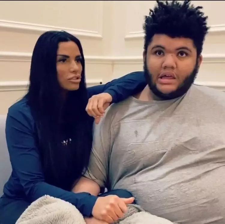 la-18-ani-fiul-lui-katie-price-are-185-de-kilograme-mancarea-o-sa-l-omoare_4