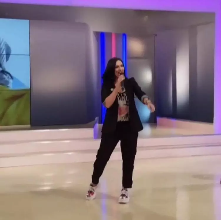 Lavinia Pirva insarcinata 3