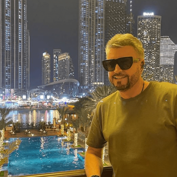 Screenshot-2021-12-21-at-14-23-23-Catalin-Botezatu-catalinbotezatu1-•-Instagram-photos-and-videos