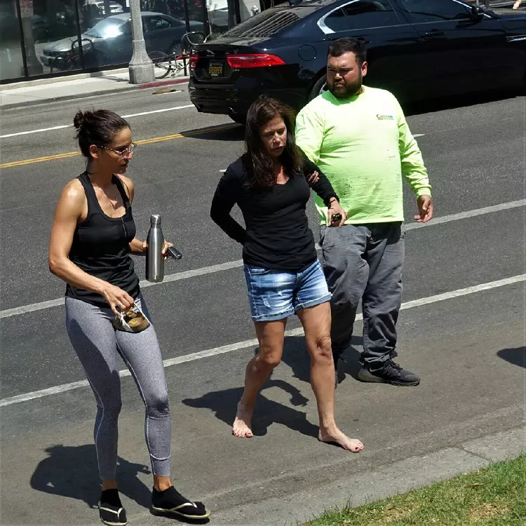 Maura Tierney dupa accidentul cu bicicleta