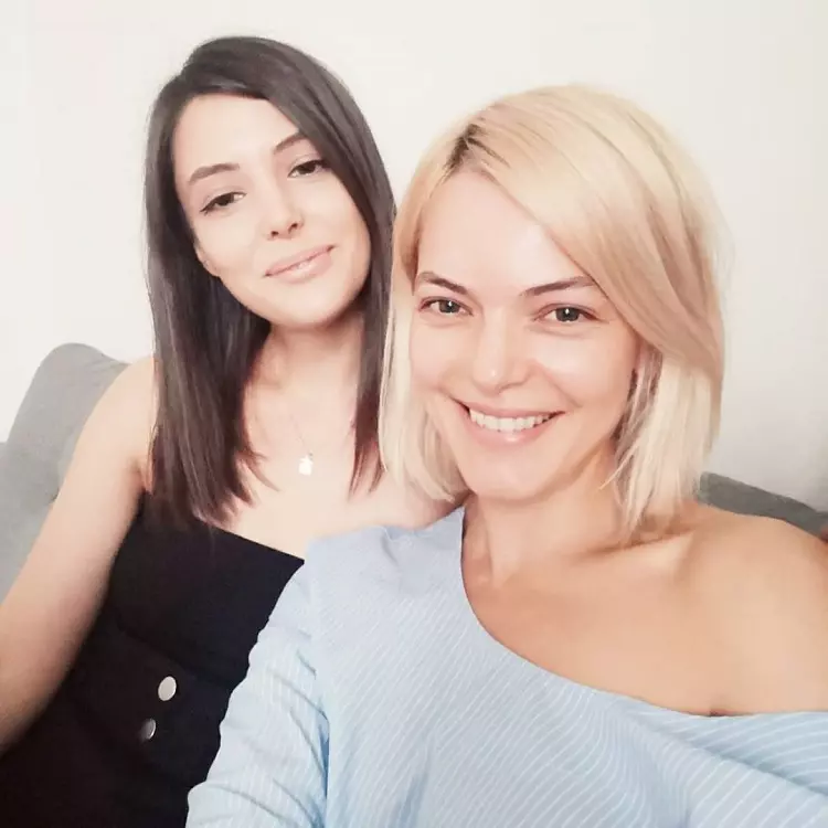 lavinia petrea madalina selfie