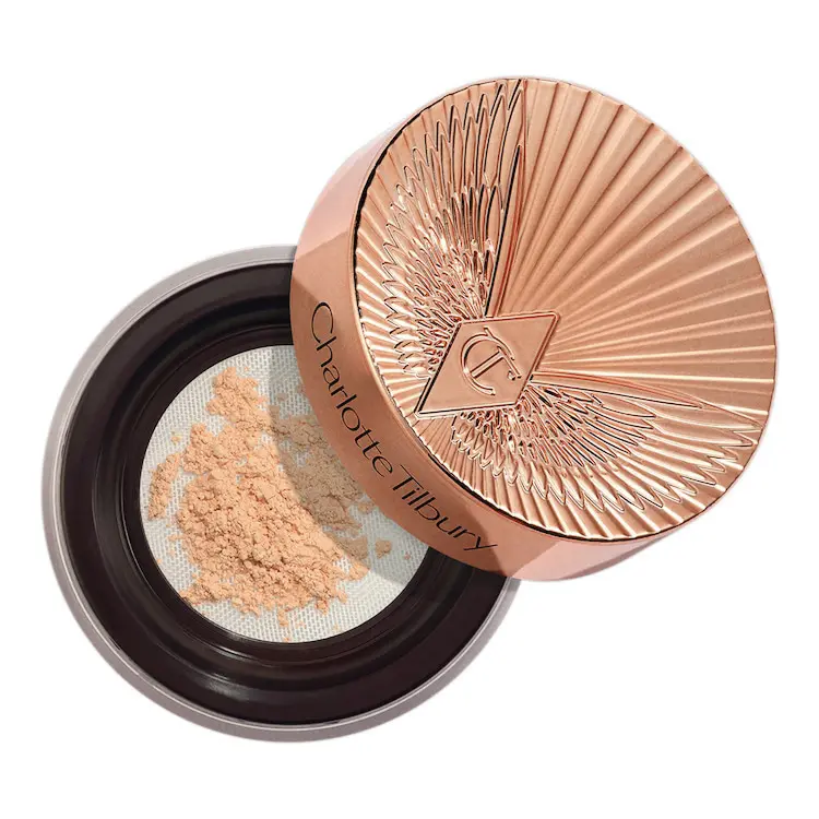 Pudră liberă Airbrush Flawless Blur Loose Powder, Charlotte Tilbury, 280 lei, disponibilă în Sephora